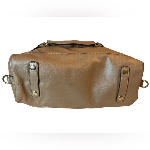 COACH Gorgeous Leather Golden-Tone Shoulder Bag Purse with Lilac Interior GUC - Picture 7 of 15